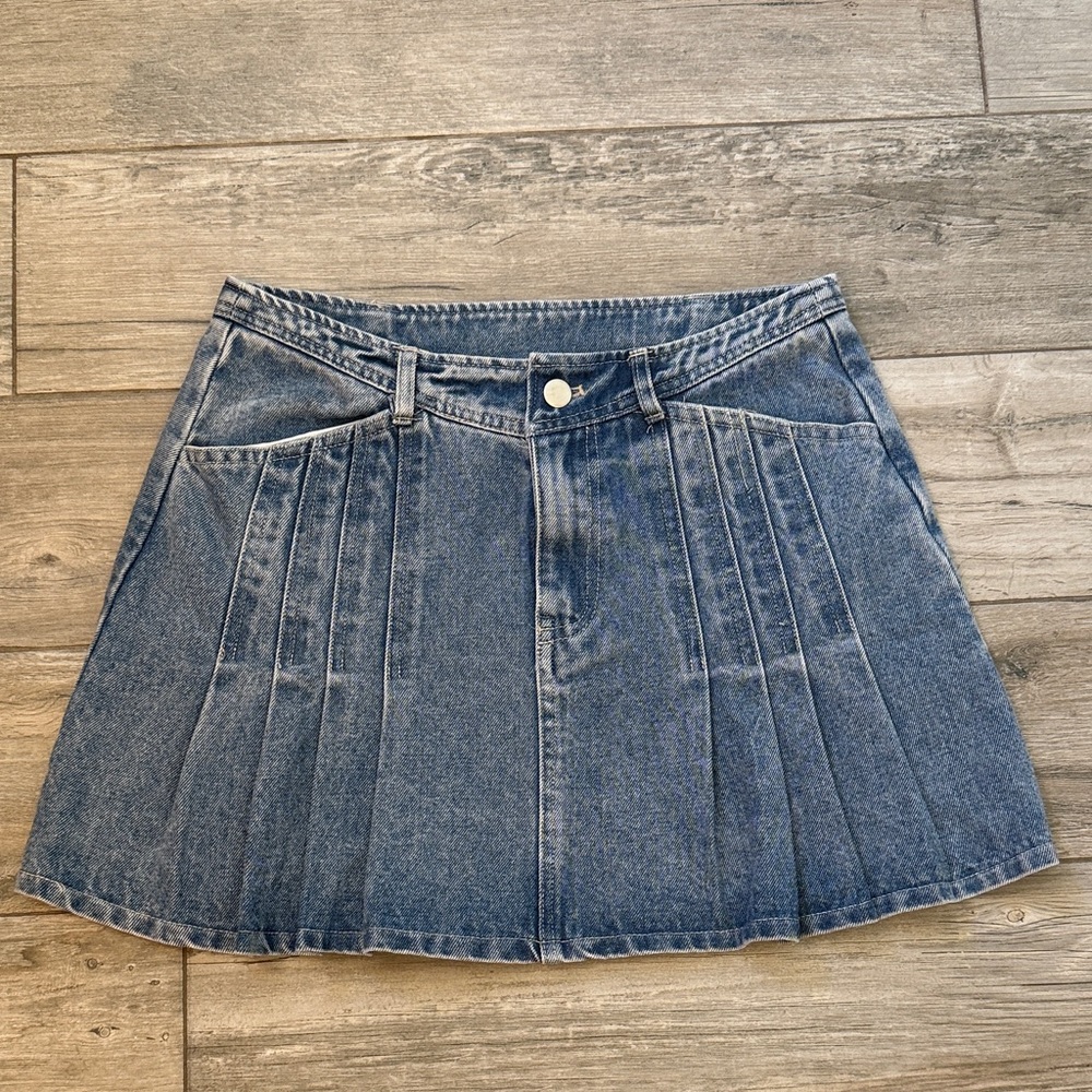 NWOT Altar’d State Blue Denim Pleated Mini Skirt
